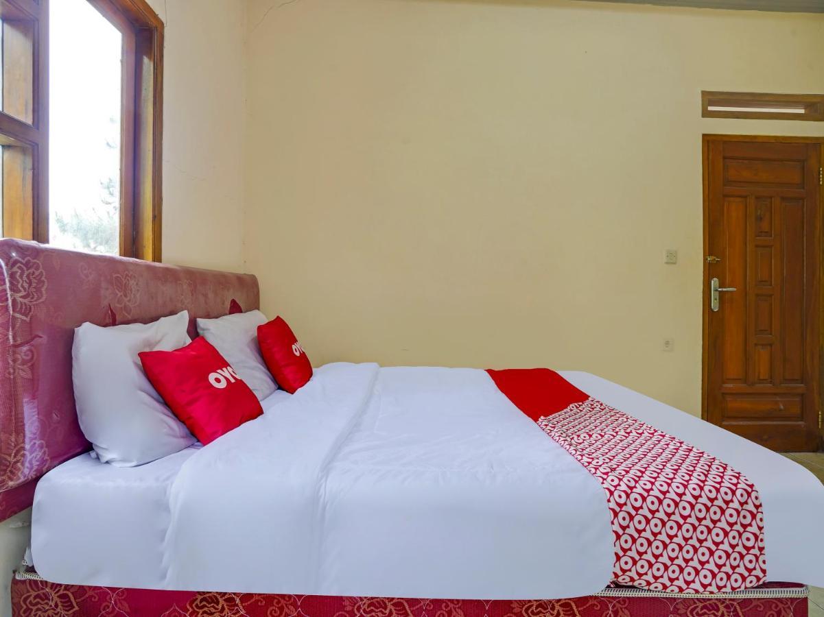 OYO Homes 90915 Eco Tourism Desa Cihanjuang Rahayu Ciwangun Indah Camp Villas Bongkar Bagian luar foto